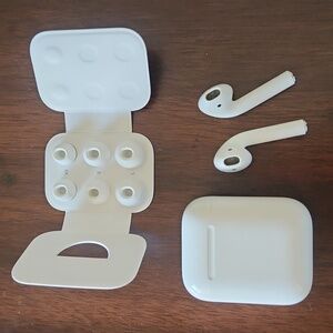 Apple Airpods 1st Gen 2016 Model A1602